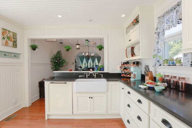 Building Photo - Beautiful Single Family Home in Willoughby Beach!!