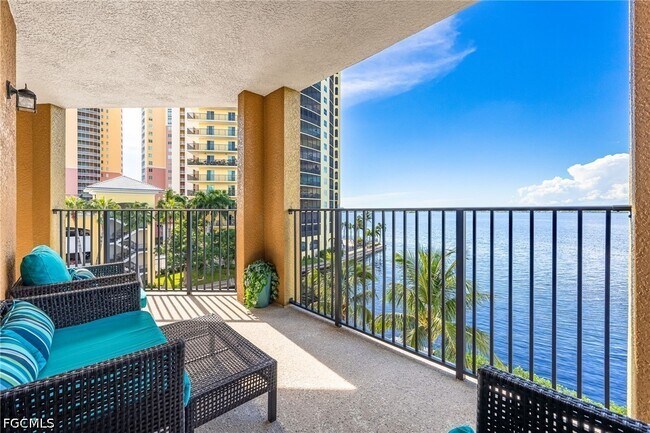 Building Photo - 2825 Palm Beach Blvd