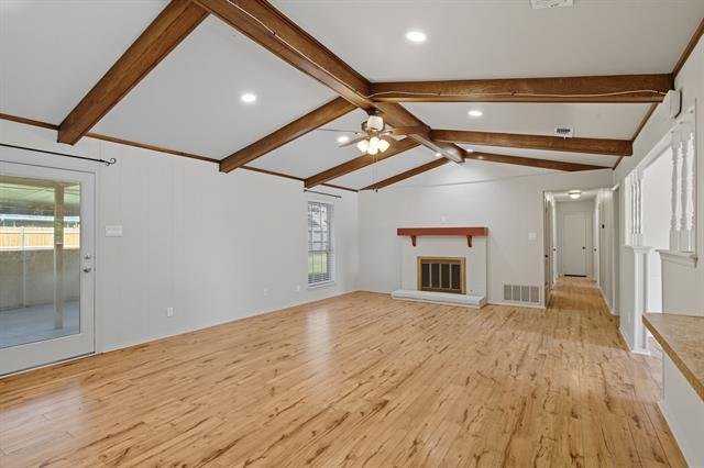 Building Photo - 10304 Oak Creek Dr