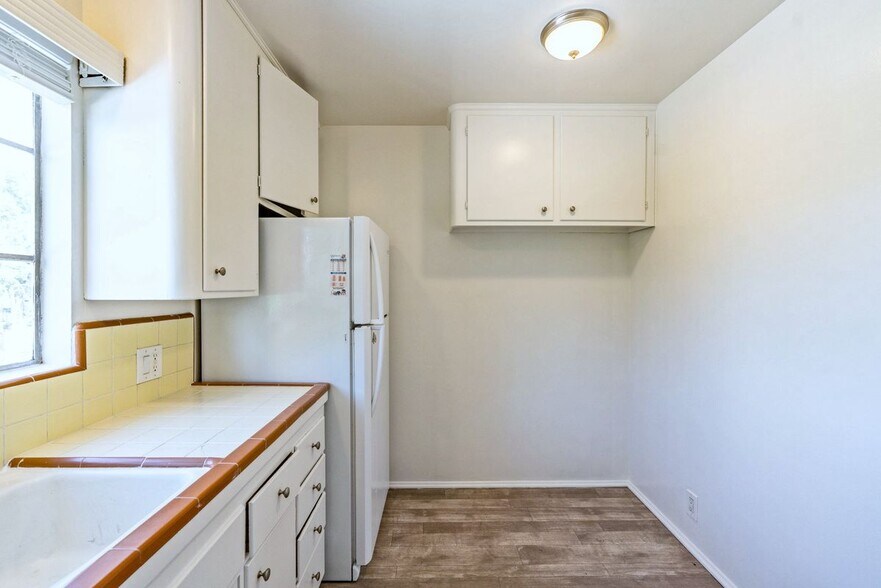 Building Photo - 1801 Fair Oaks Ave