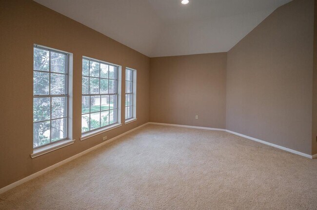 Building Photo - 1114 Gulfton Dr