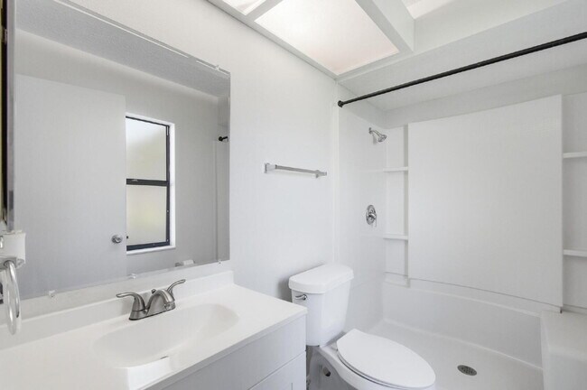 Building Photo - "Charming 3-Bedroom Oasis with 2 Baths on ...