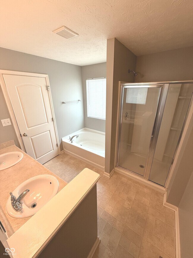 Building Photo - 7824 Newhall Way