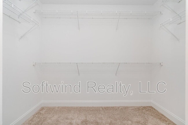 Building Photo - 1803 Red Bird Cir SE