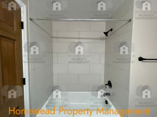 Building Photo - OUTSTANDING KEIZER LOCATION!