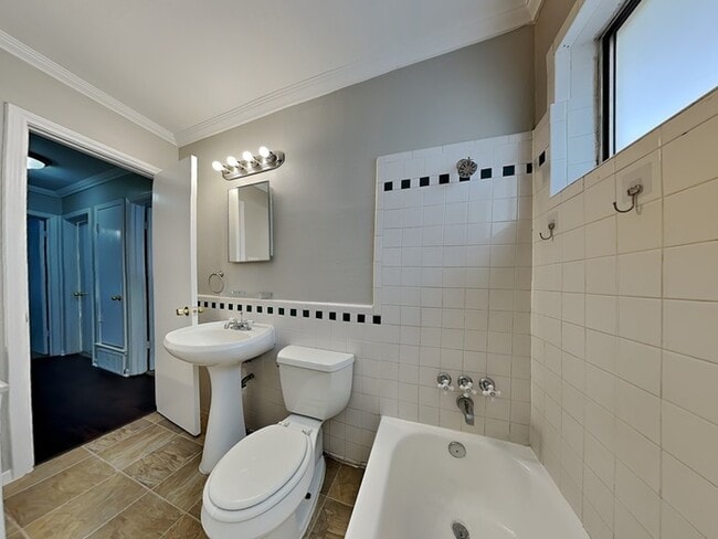 Building Photo - 614 Maydelle Ln