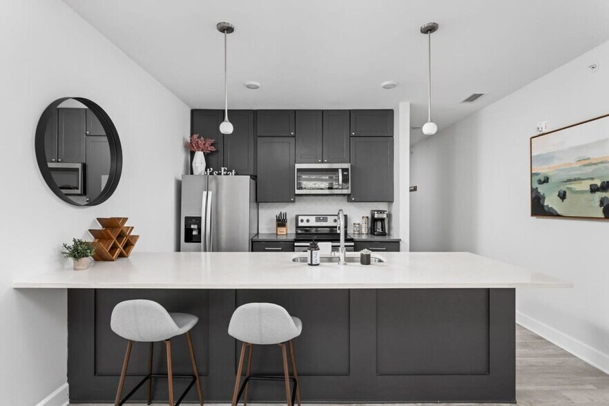 Building Photo - 5858 N College Ave