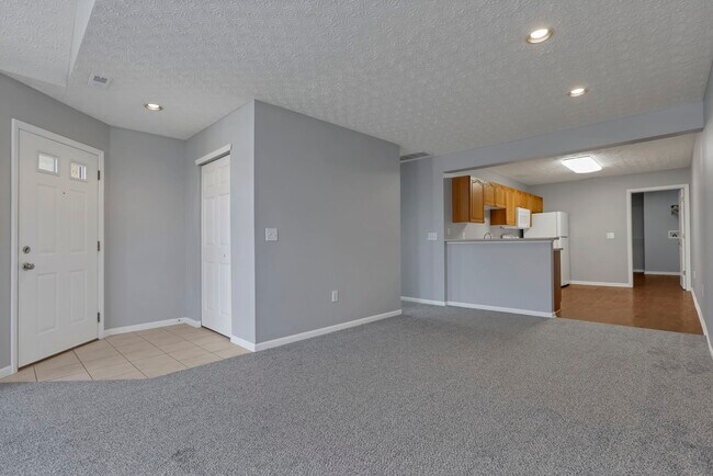 Building Photo - 2623 Landings Way