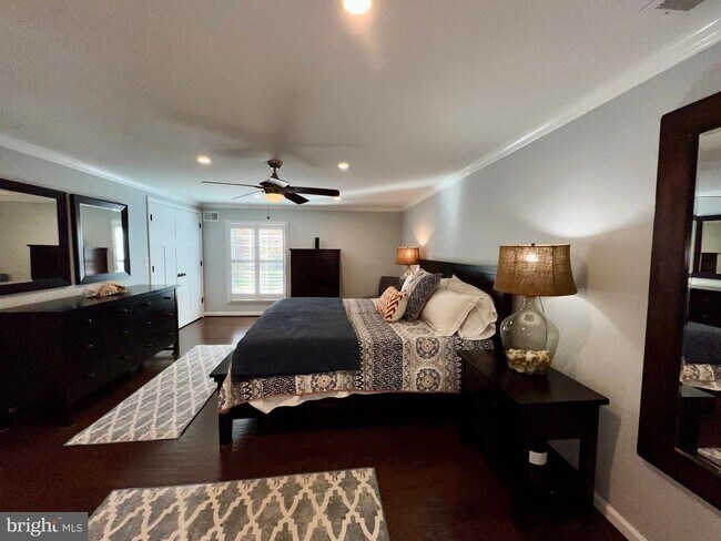 Building Photo - 909 St Stephens Rd