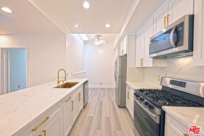 Building Photo - 234 S Gale Dr