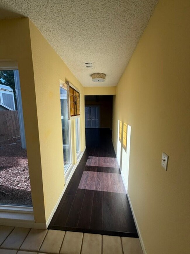 Building Photo - Charming 3 Bedroom + 2 Bathroom Half-Plex Near the American River in Fair Oaks: $2,375.00 + $100.00