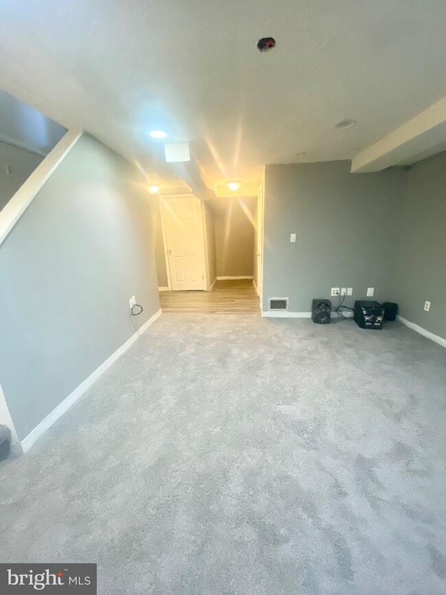 Building Photo - 1050 Cooks Ln