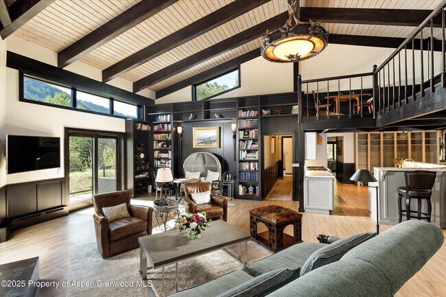 Building Photo - 39 Roaring Fork Dr