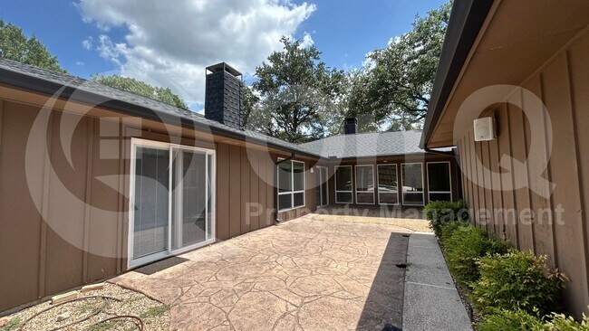 Building Photo - 3701 Leathertop Dr