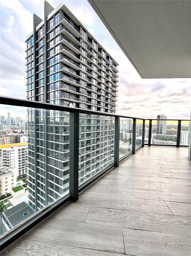 Building Photo - 501 NE 31st St