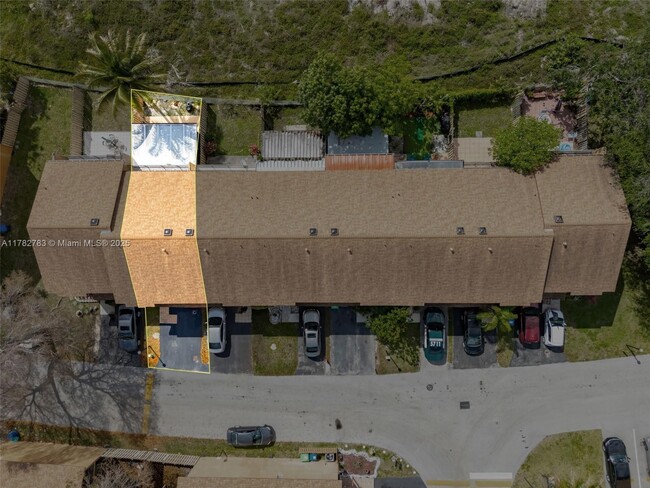 Building Photo - 2852 NW 80th Ave
