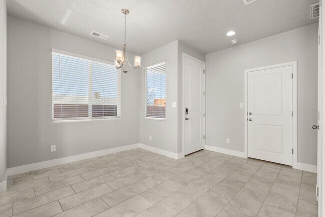 Building Photo - 1883 Sunrise Ln