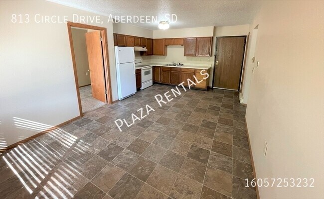 Building Photo - 213 13th Ave E