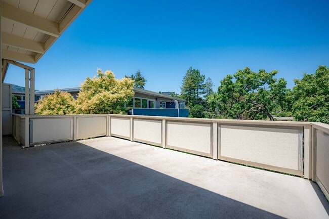 Aqua Terra 2 Bed, 2 Bath Balcony - Aqua Terra Apartments