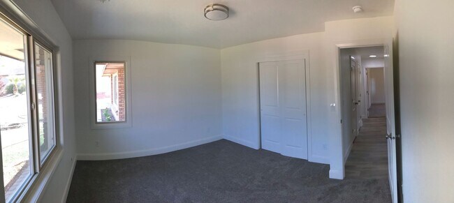 Building Photo - Beautifully remodeled 4 bedroom home with fully fenced backyard in Bloomington Hills with RV parking