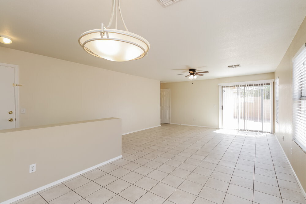 Building Photo - 2200 E Spruce Dr