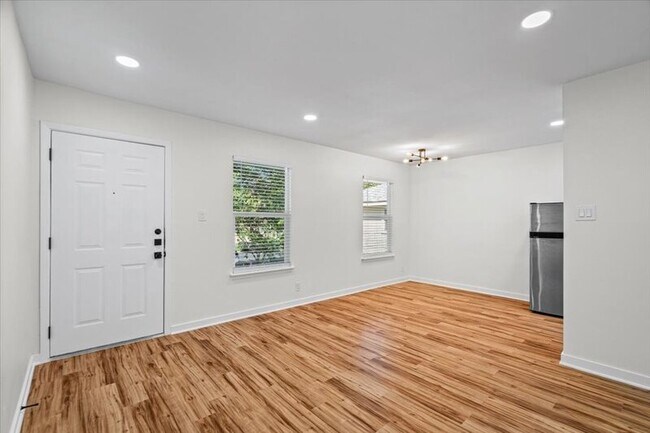 Building Photo - 3436 Willowrun Dr