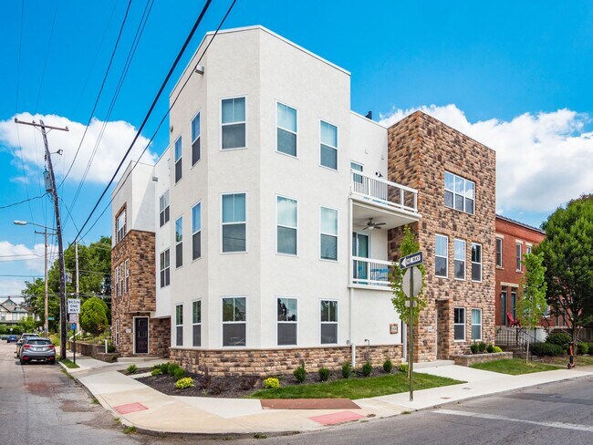 Building Photo - 127 E 8th Ave