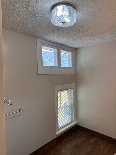 Master bath - 40 Coy St