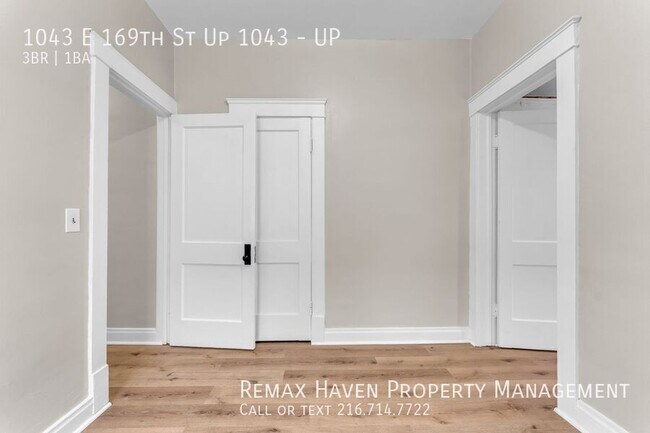 Building Photo - 1043 E 169th St