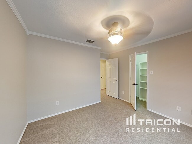 Building Photo - 1249 Artesia Dr