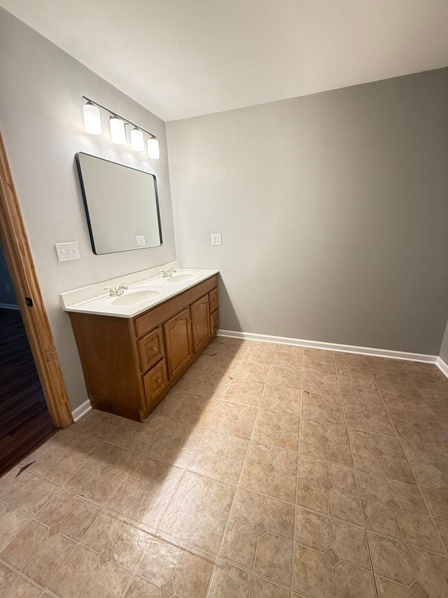 Building Photo - 4 Bed 2 Bath Home in Union City, TN!!