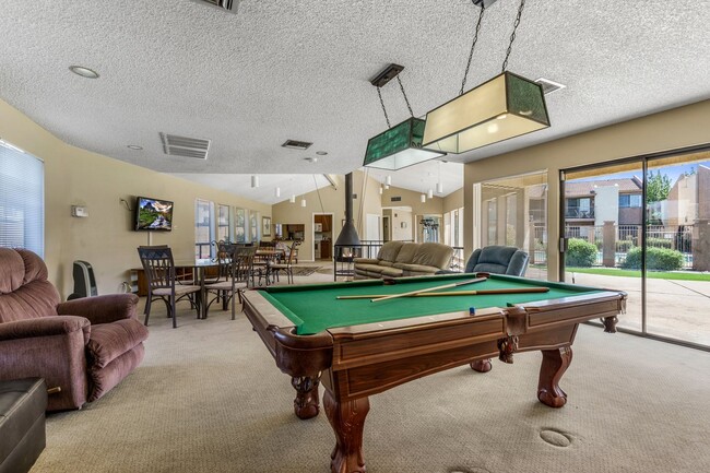 Building Photo - COMING SOON! Spacious 1 Bed 1 Bath Condo i...