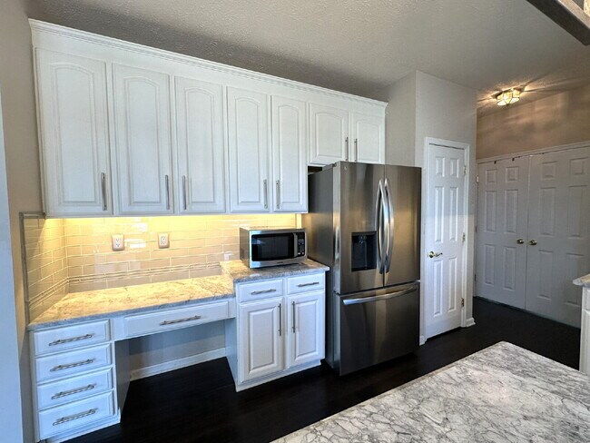 Building Photo - LEASE PENDING! Gorgeous 6-Bedroom 3.5-Bath...