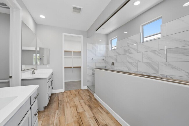 Building Photo - Luxury Kitchen + 3 Bed & Den/Office in Azure Canyon | Quartz, Gas Cooktop & More