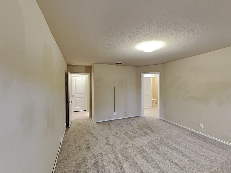 Building Photo - 721 Brown Thrasher