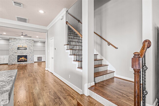 Building Photo - 112 White Dr