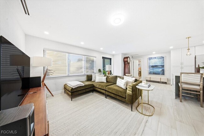 Building Photo - 4548 Genoa Ave