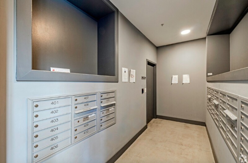 Building Photo - 21 Lakeside Ave