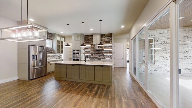 Building Photo - 2405 Vineyard Dr