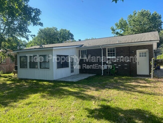 Building Photo - 1919 Piper Dr