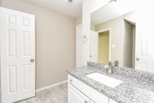 Building Photo - 5011 Ivy Fair Way