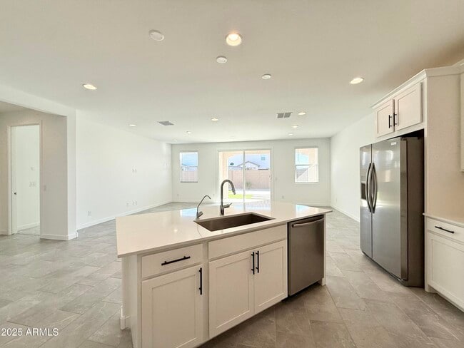 Building Photo - 9543 W Avalon Dr