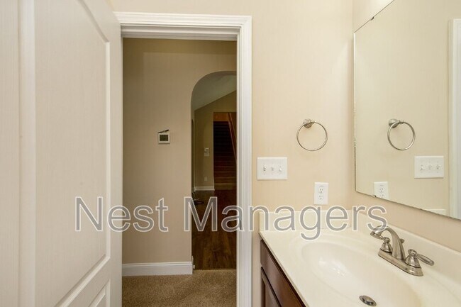 Building Photo - 620 Stonebriar Ave