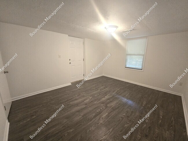 Building Photo - 3172 Carmel Dr
