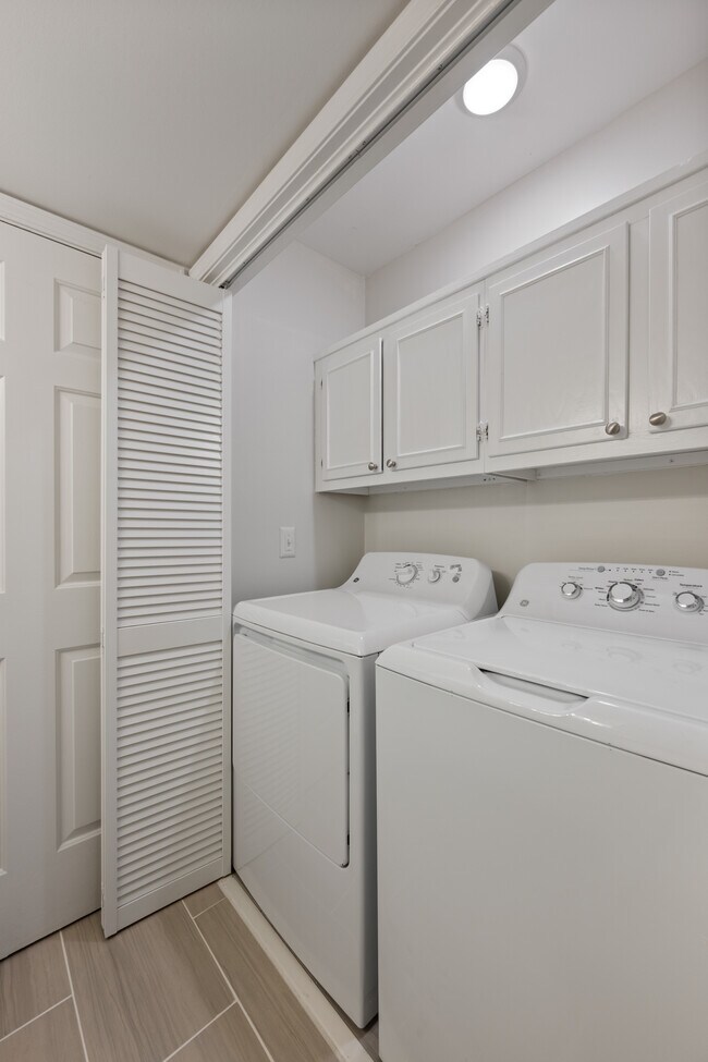 Building Photo - Poston West