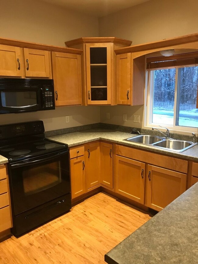 Building Photo - 2100 River Point Ct