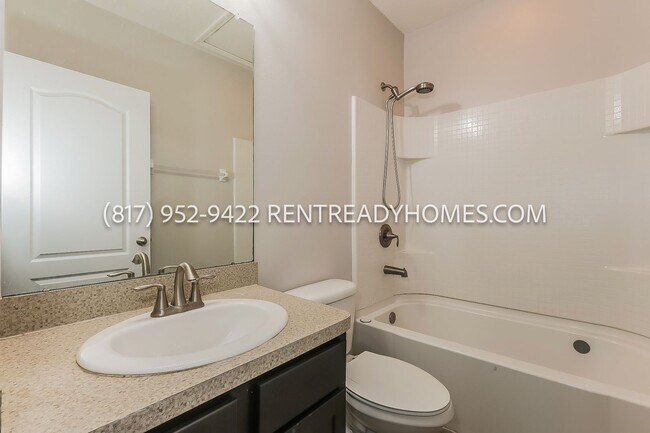 Building Photo - 3943 Claybrook Dr