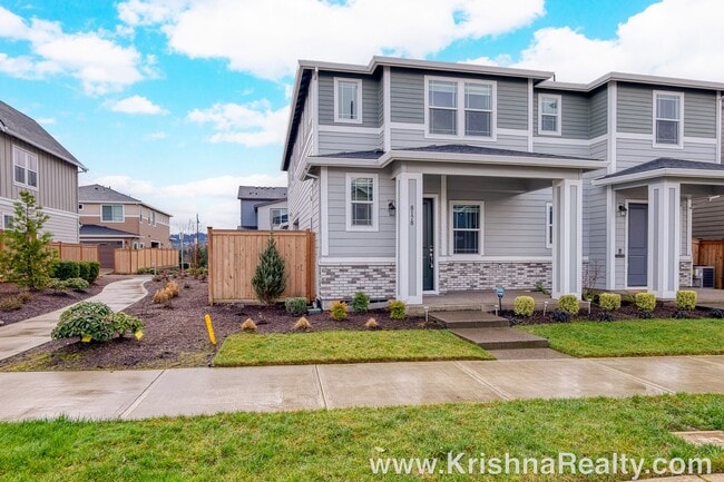 Building Photo - Beautiful 3-Bed | 2.5-Bath Townhome | Expansive Private Outdoor Space | Reeds Crossing