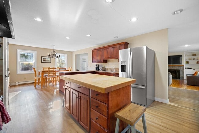 Building Photo - 31 Moulton Ave