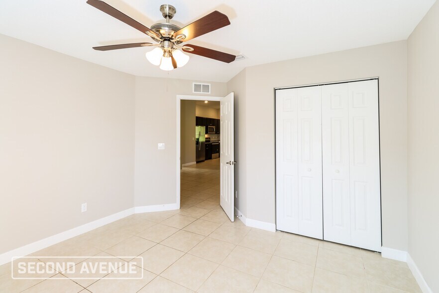 Building Photo - 1222 Alcazar St SE